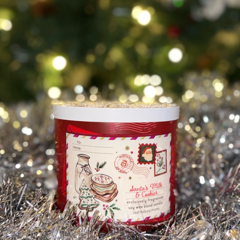 Bath & Body Works Santa's Milk & Cookies Candle triple wick